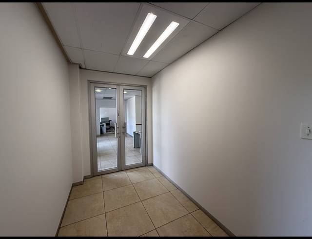 193M² OFFICE TO LET IN ROSEBANK